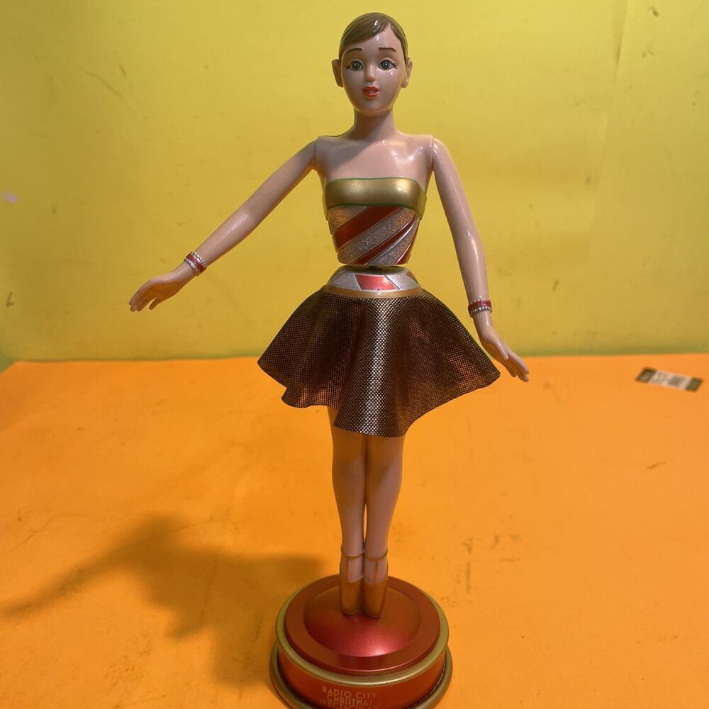 Radio City Music Hall Christmas Spectacular Twirling Skirt Rockette Figure